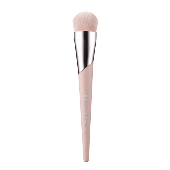 Full-Bodied Foundation Brush - Pincel para fondo de maquillaje, FENTY BEAUTY