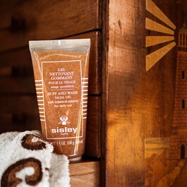 Gel Limpiador Exfoliante Facial
