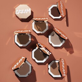 Cheeks Out Freestyle Cream Bronzer - Bronceador en Crema
