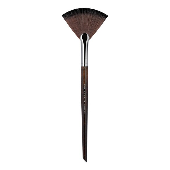 Pincel #120 - Pincel de Polvo Abanico, MAKE UP FOR EVER