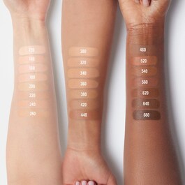 Illuminant Surrealskin™ Concealer - Antiojeras Iluminador