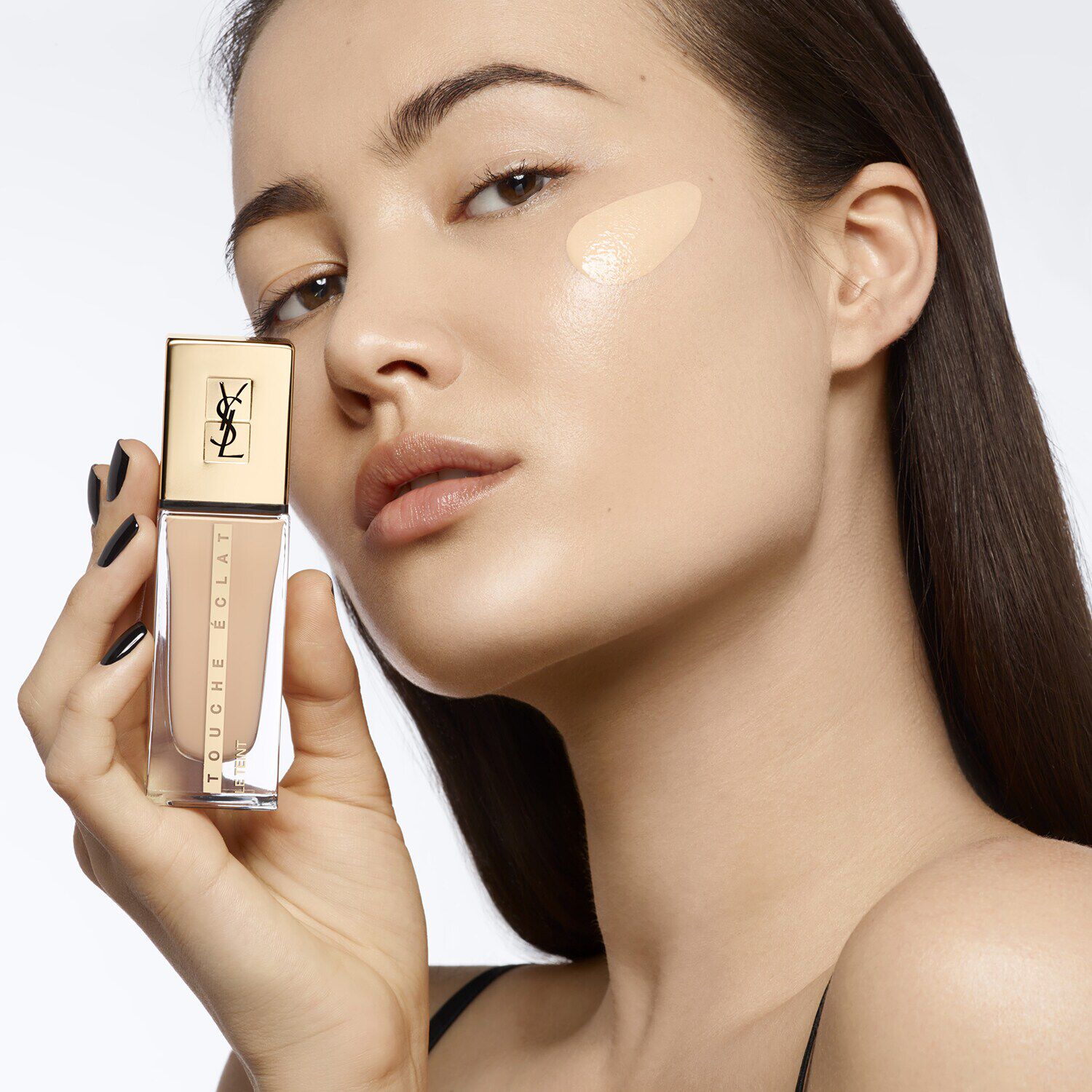 Touche Eclat Le Teint Base de maquillaje de Yves Saint Laurent SEPHORA