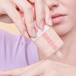 Care Make-up - Base de maquillaje brillo natural + Hidratación 10h
