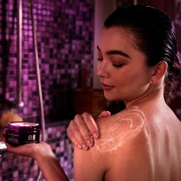 The Ritual of Yozakura - Exfoliante con Azúcar Rosa