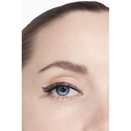 LE LINER DE CHANEL - Eyeliner Líquido Alta Precisión 