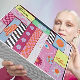 The Future is Yours  - Calendario de Adviento de Belleza Premium