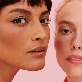 Paleta Hoola & WANDERful World - paleta de polvo bronceador y colorete