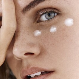 Lotus Eye Cream - Contorno de ojos contra las primeras arrugas con loto