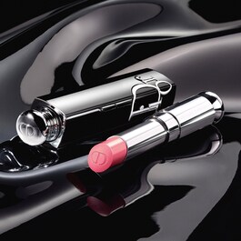 Dior Addict - Barra de labios brillante 90 % de ingredientes de origen natural