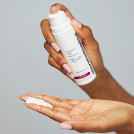 Dynamic Skin Recovery SPF50 - Fluido hidratante reafirmante SPF50