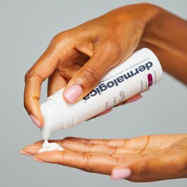 Dynamic Skin Recovery SPF50 - Fluido hidratante reafirmante SPF50