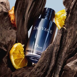 Sauvage - Eau de toilette para hombre - Notas picantes, amaderadas y ambarinas