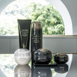 Future Solution LX - Crema de día protectora antiedad  SPF20
