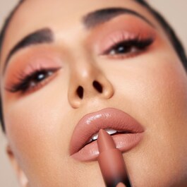 Pintalabios Nude - Barra de labios Power Bullet Cream Glow