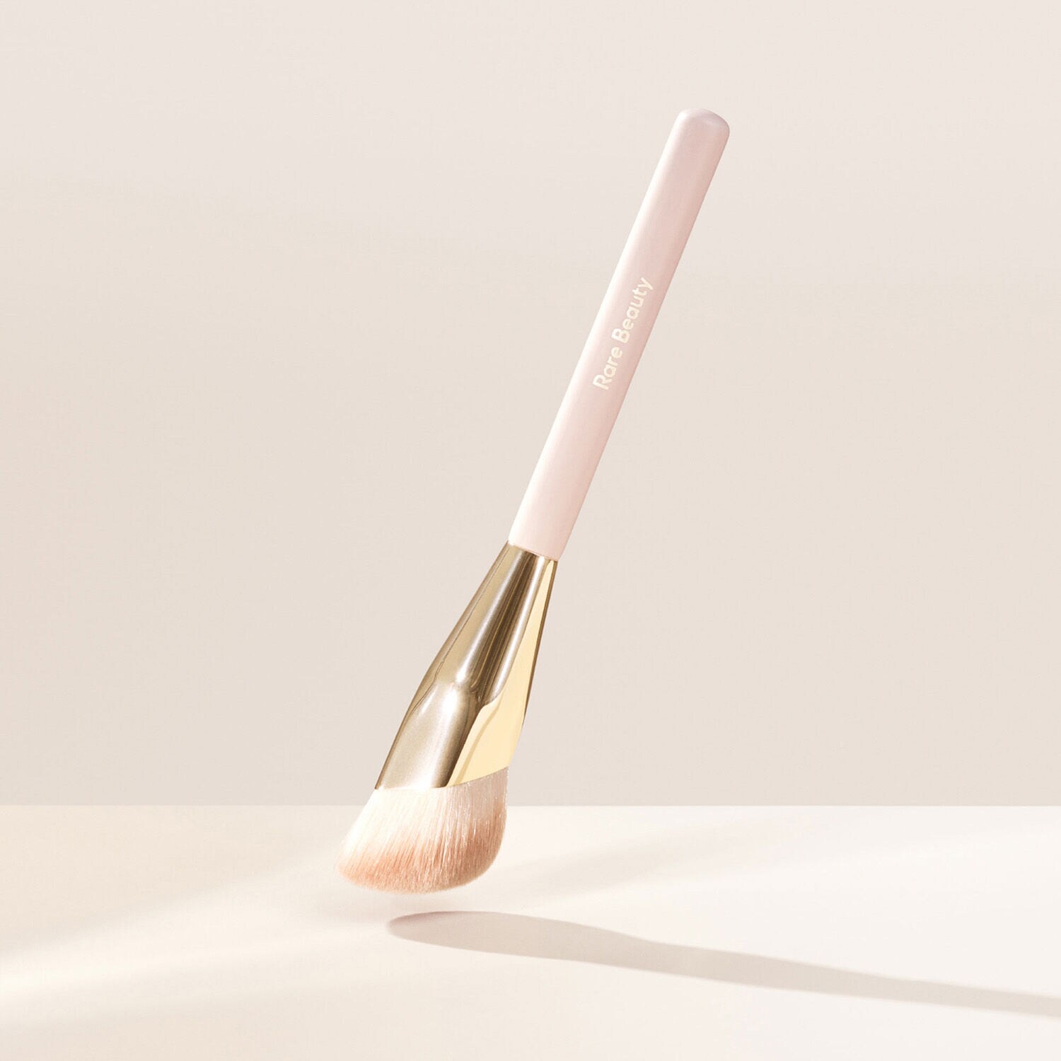 Foundation brush traducción 2025