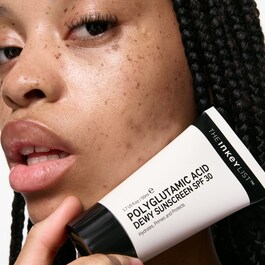 Polyglutamic Acid Dewy Suncscreen SPF30 - Crema solar facial SPF30