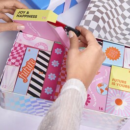 The Future is Yours  - Calendario de Adviento de Belleza Premium
