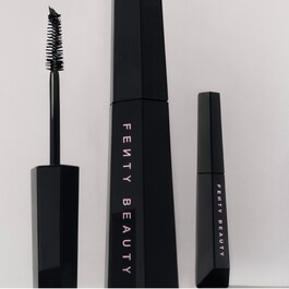 HELLA THICC VOLUMIZING MASCARA - Máscara de pestañas para aportar volumen
