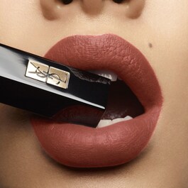 Rouge Pur Couture The Slim Velvet Radical - Labial Mate