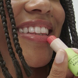 Bálsamo labial hidratante - Cuidado labial con 8 horas de hidratación.