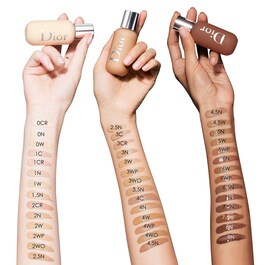 Dior Backstage Face & Body Foundation - Fondo de maquillaje fluido y modulable