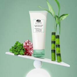 Checks and Balances™ Polishing Face Scrub - Esponja 