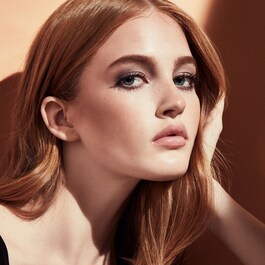 Cheeks Out Freestyle Cream Bronzer - Bronceador en Crema