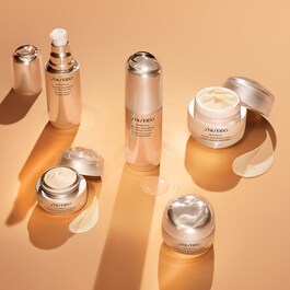 Benefiance - Crema alisadora antiedad y antiarrugas para el contorno de ojos
