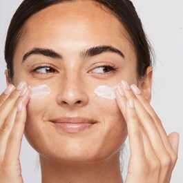 Dynamic Skin Recovery SPF50 - Fluido hidratante reafirmante SPF50