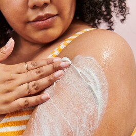 KP Bump Eraser Body Scrub with 10% AHA - Exfoliante corporal con AHA