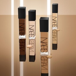 Natural Radiant Longwear Foundation - Base de maquillaje