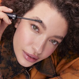 FLUFF & FIX BROW WAX - Cera de cejas texturizante y fijadora