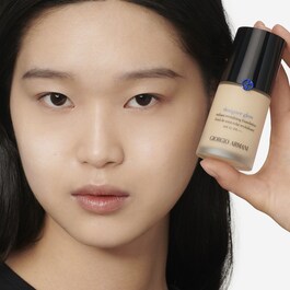 Designer Glow - Fondo de Maquillaje con Ácido Hialurónico