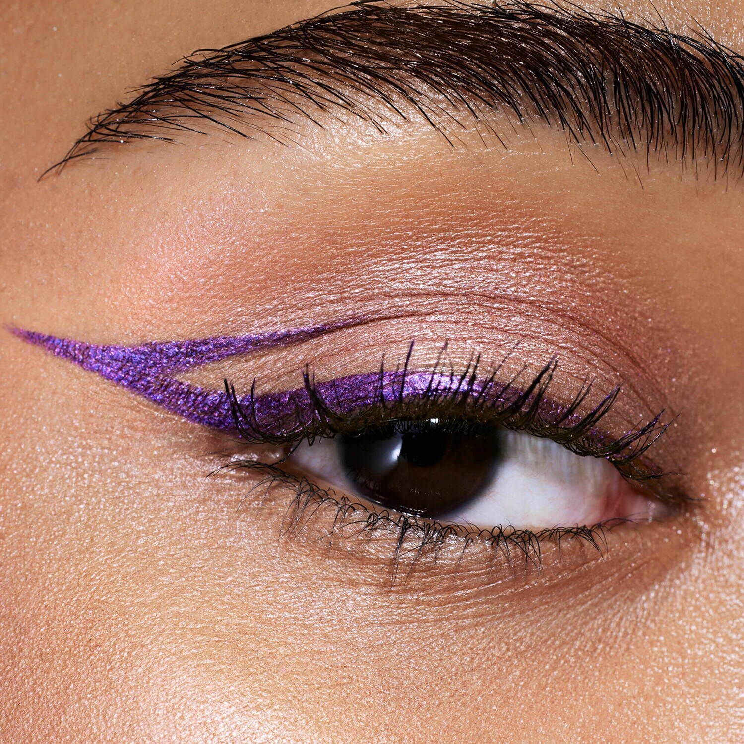 Glitty Lid Shimmer Liquid Eyeliner Eyeliner líquido de Fenty Beauty ≡